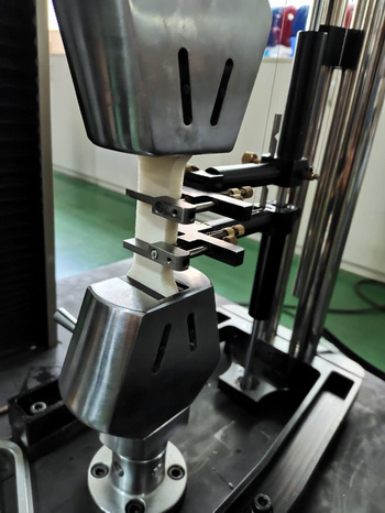 悌埃保溫制品的硬質(zhì)泡沫材料試驗(yàn)機(jī)測試方法