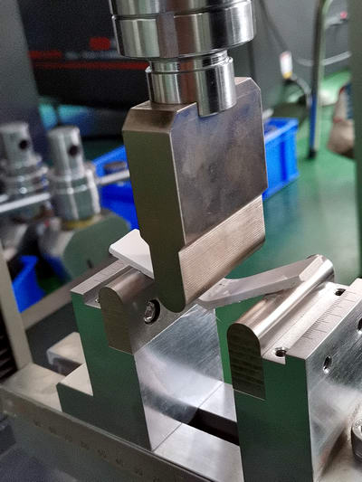 ?正一新材的PED纖維增強(qiáng)塑料彎曲試驗(yàn)機(jī)測試報(bào)告