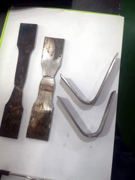 某鋼瓶公司用拉力機(jī)測試焊接鋼板三點(diǎn)彎曲試驗(yàn)